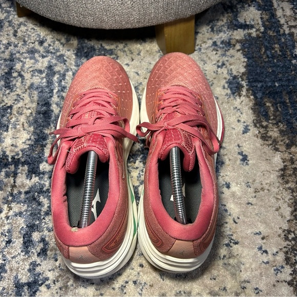 Mizuno Pink Rosette Wave Inspire 18 Lace-Up Sneakers Size 9.5 - Picture 6 of 12